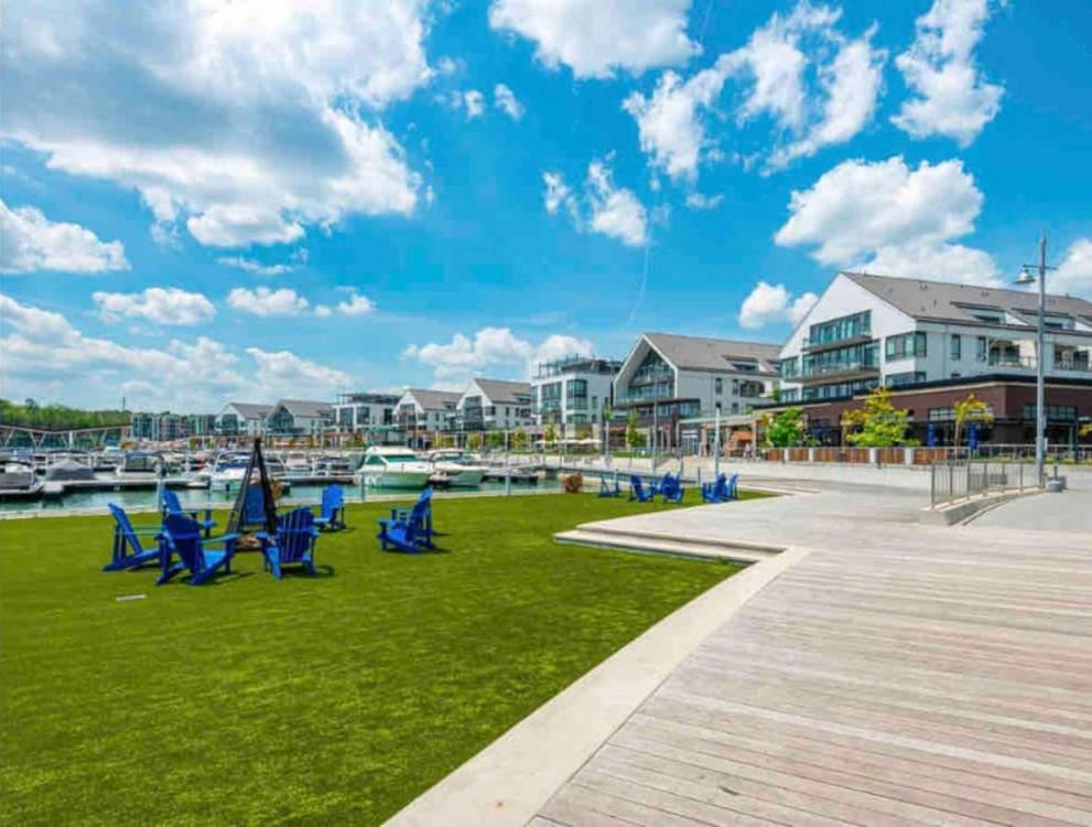 Aquarius 2 Bedroom Condo Friday Harbour Innisfil Eksteriør bilde
