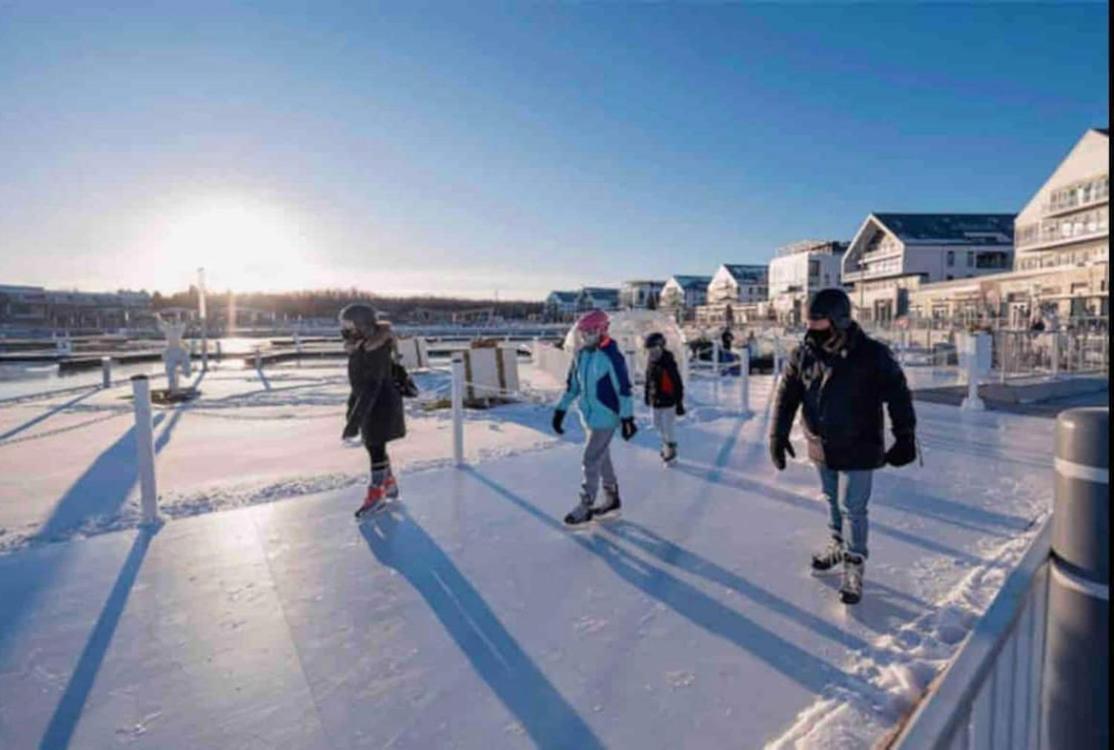 Aquarius 2 Bedroom Condo Friday Harbour Innisfil Eksteriør bilde