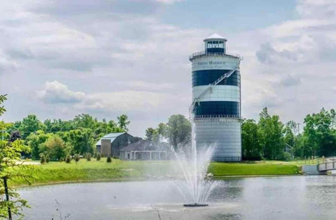 Aquarius 2 Bedroom Condo Friday Harbour Innisfil Eksteriør bilde
