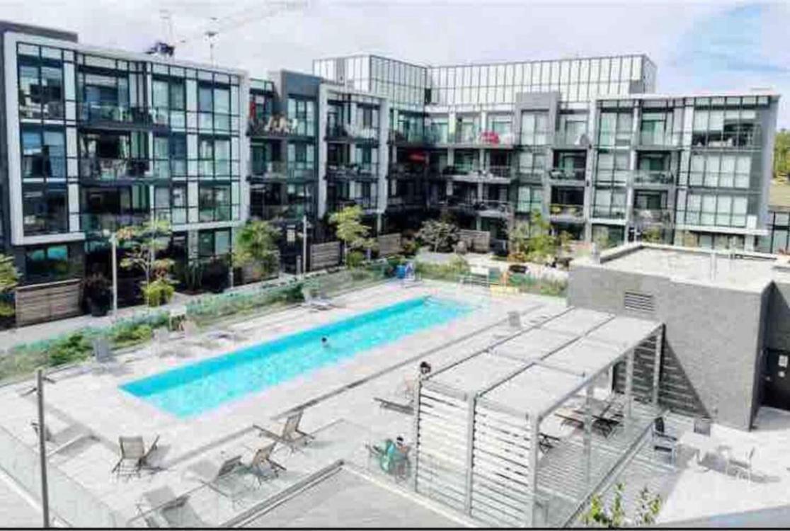 Aquarius 2 Bedroom Condo Friday Harbour Innisfil Eksteriør bilde